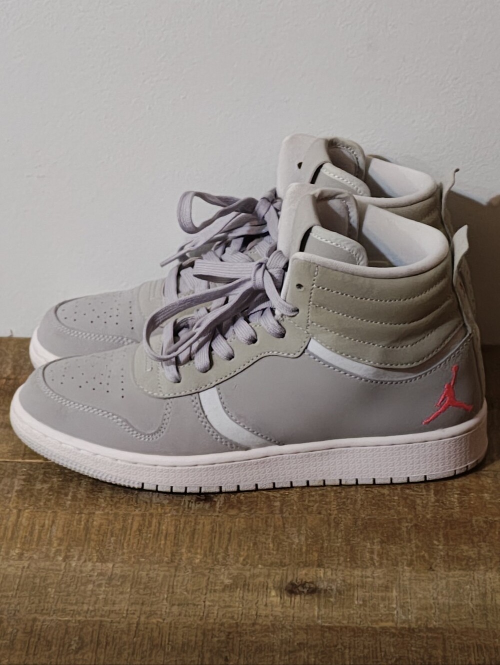Nike Jordan Heritage GG 'Wolf Grey-Hyper Pink' Kid's Size 6Y / Women’s 7.5